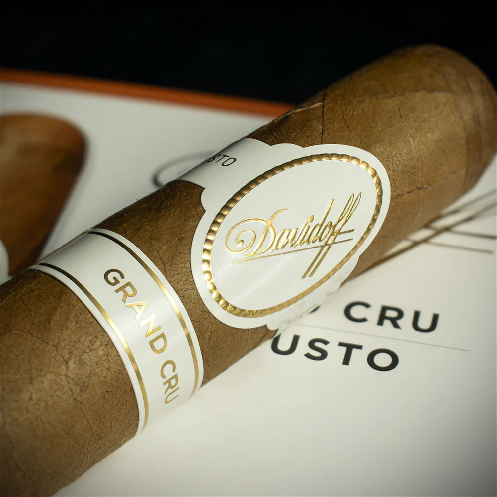 Davidoff Grand Cru Robusto Cigar - Single - Image 4